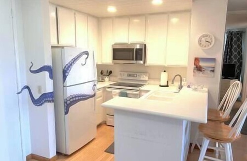 Oceanside Condo | Oceanview Resort with direct Beach Access & Pool!