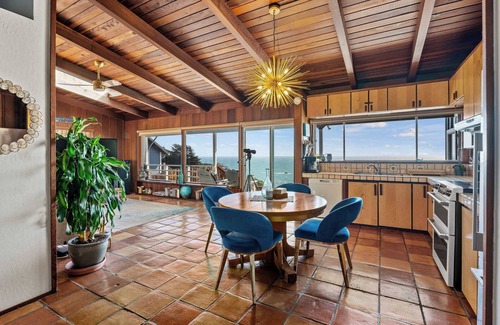 Gualala House | Oceanview Retreat w/Hot Tub, Patio, & EV Charger!