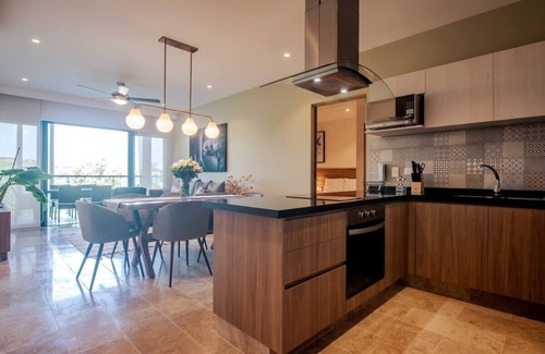 Zazil-ha Condo | Oceanview Roof Pool Condo, Gym & Near 5th Ave!