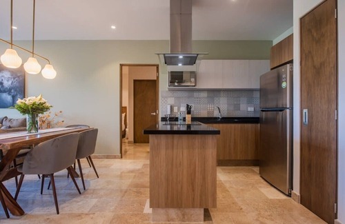 Zazil-ha Condo | Oceanview Roof Pool Condo, Gym & Near 5th Ave!