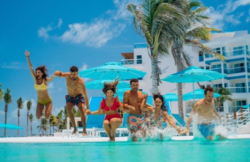 Puerto Morelos Apartment | Oceanview Suite w/King Bed, Free-Standing Tub, & Rain Shower ALL-INCLUSIVE