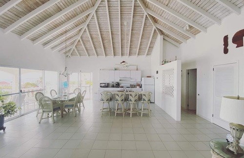 East End Village Villa | Oceanview villa with private pool, 5 mins to beach