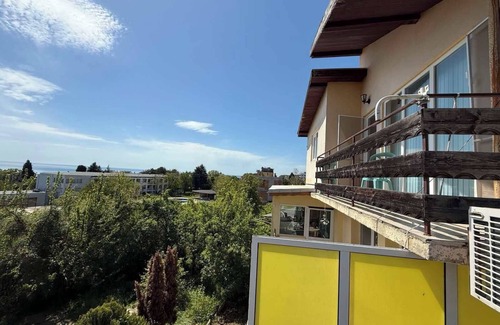 Golden Sands Apartment | Oceonviev Retreat