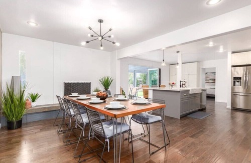 Village Grove House | Ochenta | 2 Masters | Htd. Pool & Hottub | Peloton