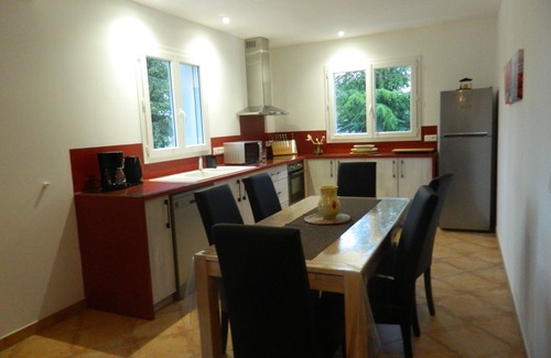 Orgnac-l'Aven House | Ochre House. Vacation home with private swimming pool.
