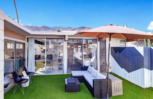 Twin Palms House | Ocotillo Art Bungalow