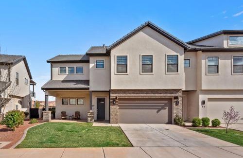 Santa Clara House | Ocotillo Springs 67 Low Prices, Private Hot Tub, Pool, Basketball Arcade, Ping Pong and Community Pool