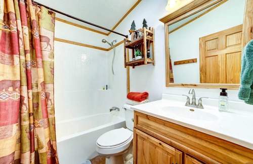 Millersburg Cabin | Ocqueoc Family Cabin w/ Sauna on Lake Huron!