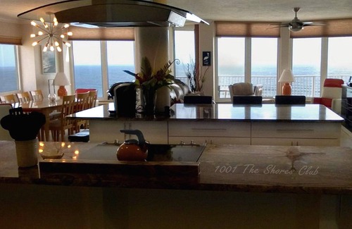 Daytona Beach Shores Condo | Oct/Bike Week @ 1001 Shores Club! Pool/NO-DRIVE Beach/Grills/Pickleball/BsktBall
