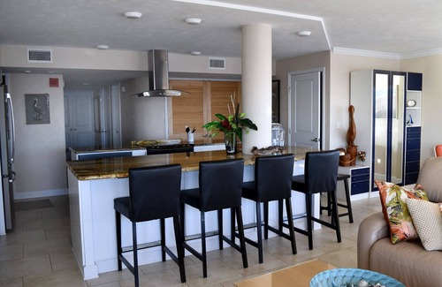 Daytona Beach Shores Condo | Oct/Bike Week @ 1001 Shores Club! Pool/NO-DRIVE Beach/Grills/Pickleball/BsktBall