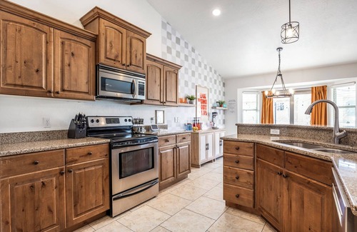 Heber House | Oct+Nov PROMO- XBOX room- Pets welcomed! Sleeps 18- Hottub- Hammocks