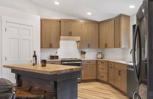 Elkland House | Octagon of the Ozark's. 10 minutes from Springfield! Remote feel, yet close.