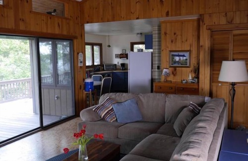 Henderson Cottage | October 2025 Special 25% Discount - Cozy Lakeside Cottage