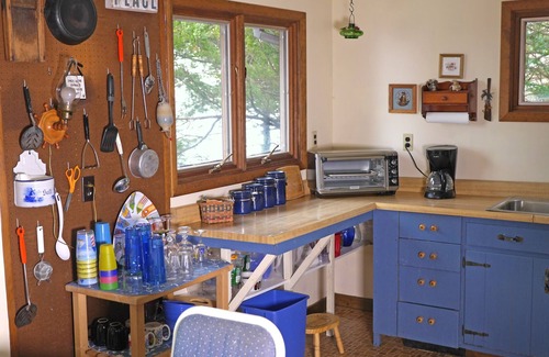 Henderson Cottage | October 2025 Special 25% Discount - Cozy Lakeside Cottage