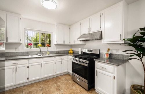 Los Angeles House | October Sale! 35% Off- Cozy Home near LAX+Parking