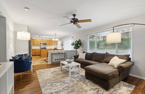 Westridge House | October Savings! 4bed 3bath Family Residence Near Large Park 25 min to Denver