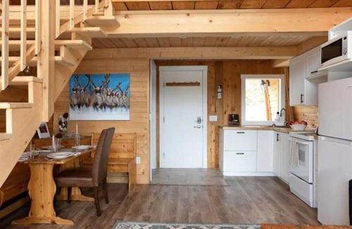 Idabel Lake Cabin | October Sky - Cabin on the Lake! Near Big White 35 mins to Kelowna