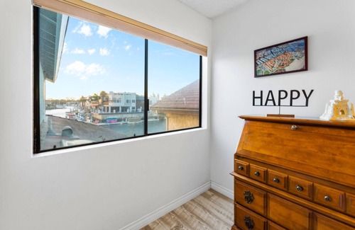 Channel Islands House | October Special 30+ Stay! Waterfront, Deck W/Views