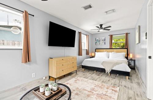 Jupiter House | October Special! Limited-time Discount Book Now!