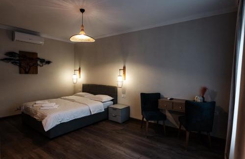 Sugag House | Odaia Vanatorului