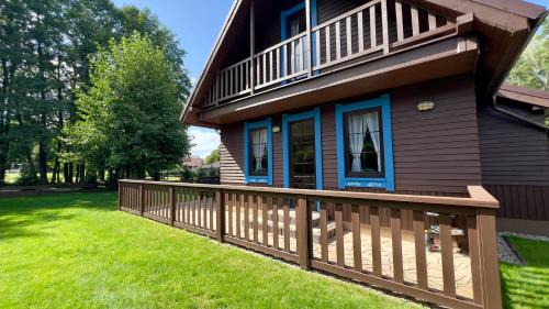 Woryty Ski Chalet | Oddychaj Warmią, domek letniskowy nad jeziorem z ogrodem, przy lesie