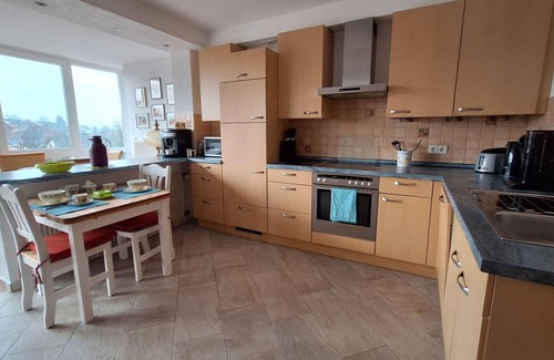 Schonbrunn Apartment | odenwald-ferienwohnung: Infrarot-Sauna Parkplatz Waschmaschine WLAN