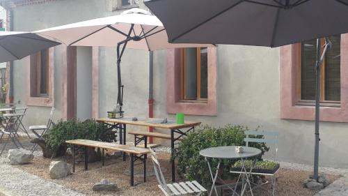 Vallon-en-Sully Bed & Breakfast | Odyssée