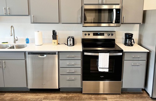 Des Moines Apartment | ✧Odyssey at Keystone | Splendid 1BD Apartment✧
