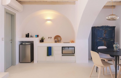 Milos Apartment | Odyssey Rock