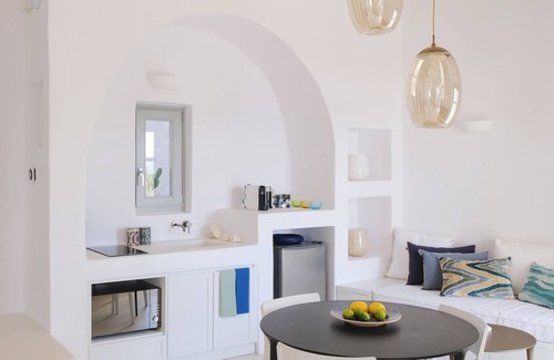 Milos Apartment | Odyssey Rock