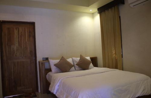Rote Island Bed & Breakfast | Oemau Bungalow