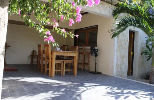 Rote Island Bed & Breakfast | Oemau Bungalow