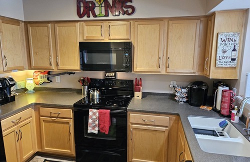 North Capitol Condo | ❤️of DWTN on the RIVER♥️Walk 2 BROADWAY & ALL/🎶🎸/2KING BDS/2BA/Free PRKG/POOL
