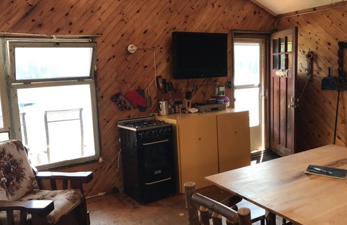 Bonnechere Valley Apartment | Off Grid Cabin