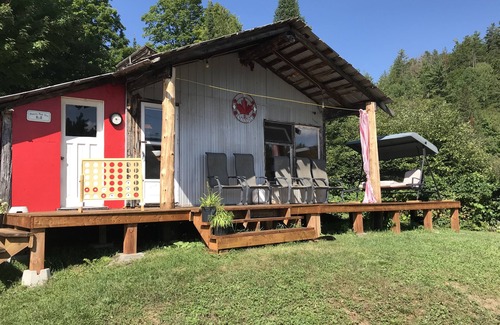 Bonnechere Valley Apartment | Off Grid Cabin