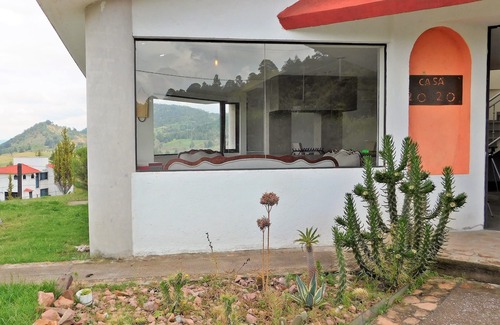 Ixtlahuaca de Rayon House | Off-grid Getaway House, Cozy & Spacious! Excellent view of Ixtlahuaca Valley
