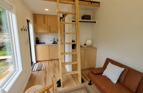 Fayetteville Cabin | Off-Grid Scandinavian Cabin on 23 acres only 15 Mins from the U of A