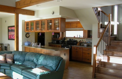 Bee Spring House | Off-Grid Solar Lakefront House/Private 80+ Wooded Acres On Nolin Lake