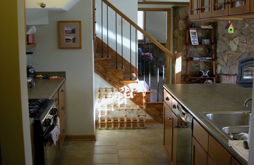 Bee Spring House | Off-Grid Solar Lakefront House/Private 80+ Wooded Acres On Nolin Lake