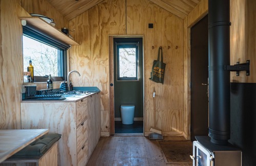 Llangollen Cabin | Off-Grid Woodland Retreat & Wild Sauna Near Llangollen