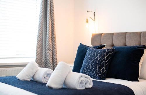 Landore Apartment | Off Road Parking, Garden, Smart Tv's in all rooms!