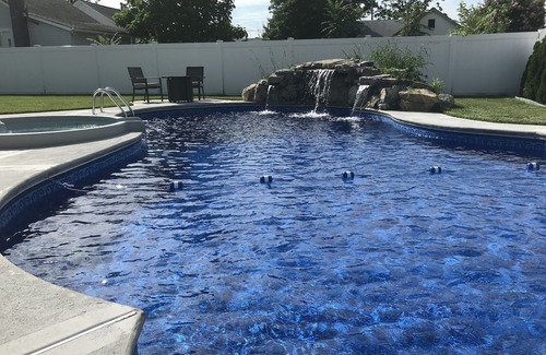 Union Beach House | Off-Season 6-8 month rental: WFH at the beach or commute via train/ferry to NYC!