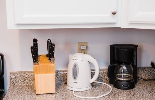 Manchester Apartment | Off-Street Parking - Washer & Dryer - GroupStay