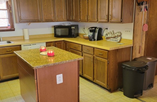 Atlanta House | Off the beaten path! 4 bedroom lakefront home