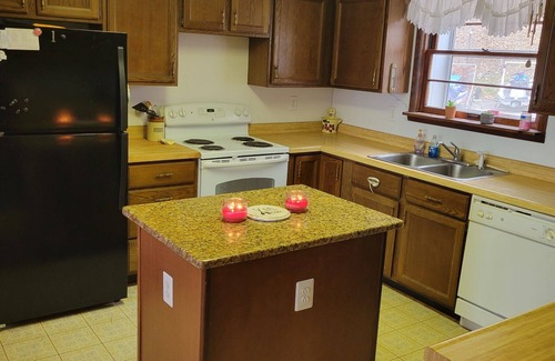 Atlanta House | Off the beaten path! 4 bedroom lakefront home