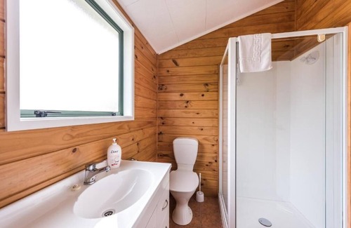 Murchison Cabin | Off The Beaten Trail Accommodation & Bike Tours