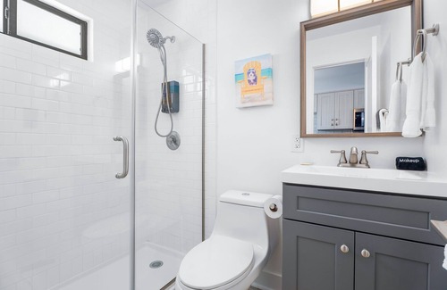 Saint James City Hotel | Off the Charts Inn King Efficiency