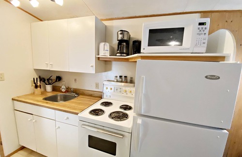 Manitoba Cabin | "Off the hook" Lakeside - Boat Rentals on site!