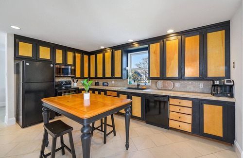 Captain's Cove House | Off the Record - Spectacular Bayfront and Pet Friendly!