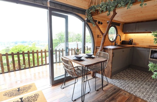 Saint Asaph Cottage | OFFAS DYKE ESCAPE, romantic, luxury holiday cottage in St Asaph
